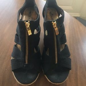 4” Black wedges size 8